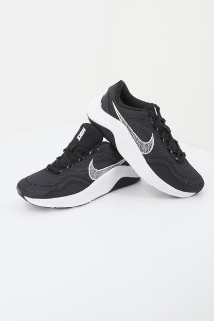 NIKE LEGEND ESSENTIAL  W en color   (3)