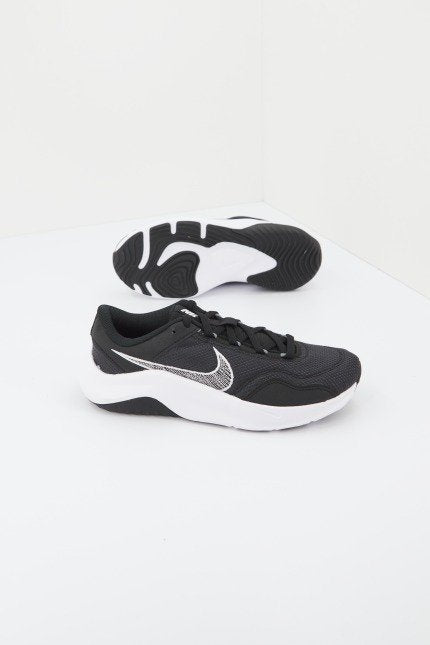 NIKE LEGEND ESSENTIAL  W en color   (4)