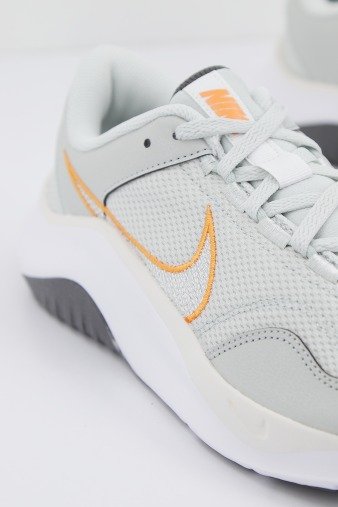 NIKE LEGEND ESSENTIAL  N en color   (4)