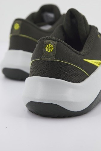 NIKE LEGEND ESSENTIAL  N en color   (3)