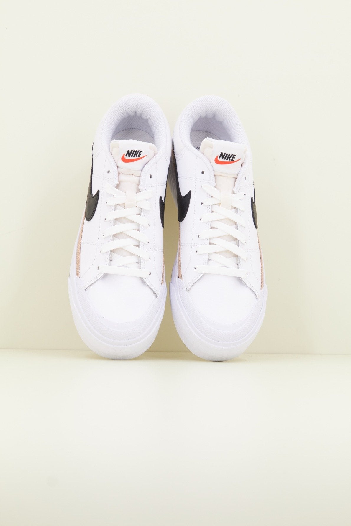 NIKE COURT LEGACY LIFT en color   (2)