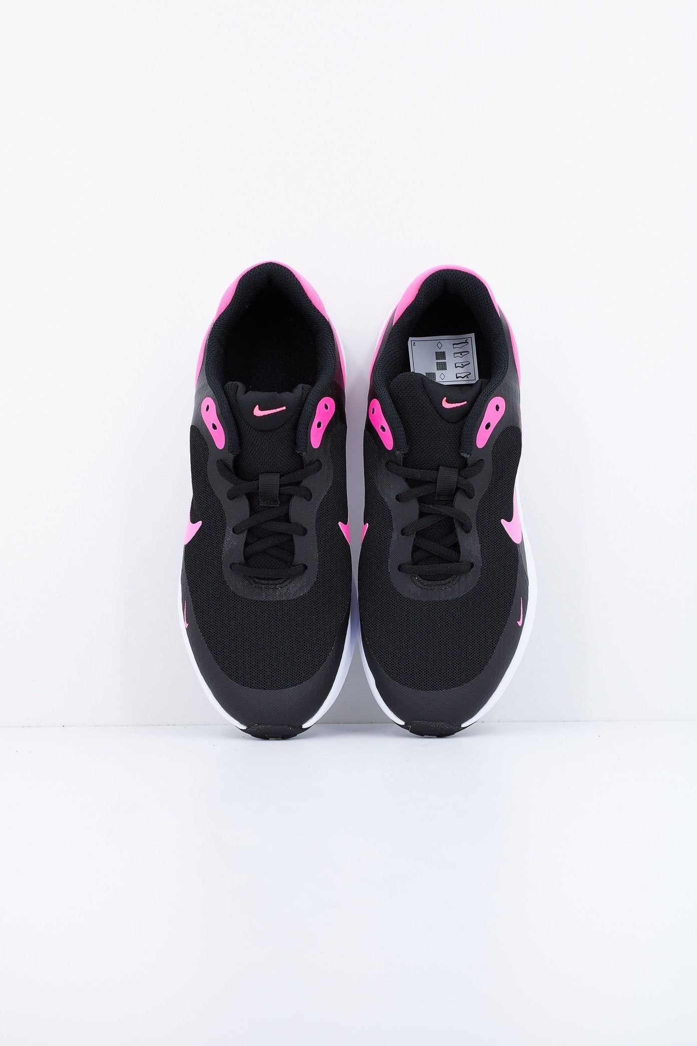 NIKE REVOLUTION  en color   (2)