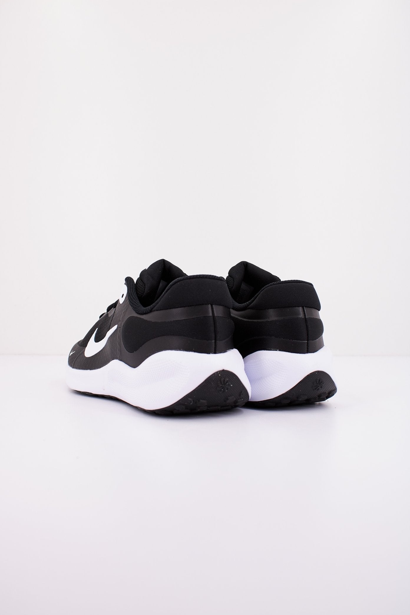 NIKE REVOLUTION  en color   (3)