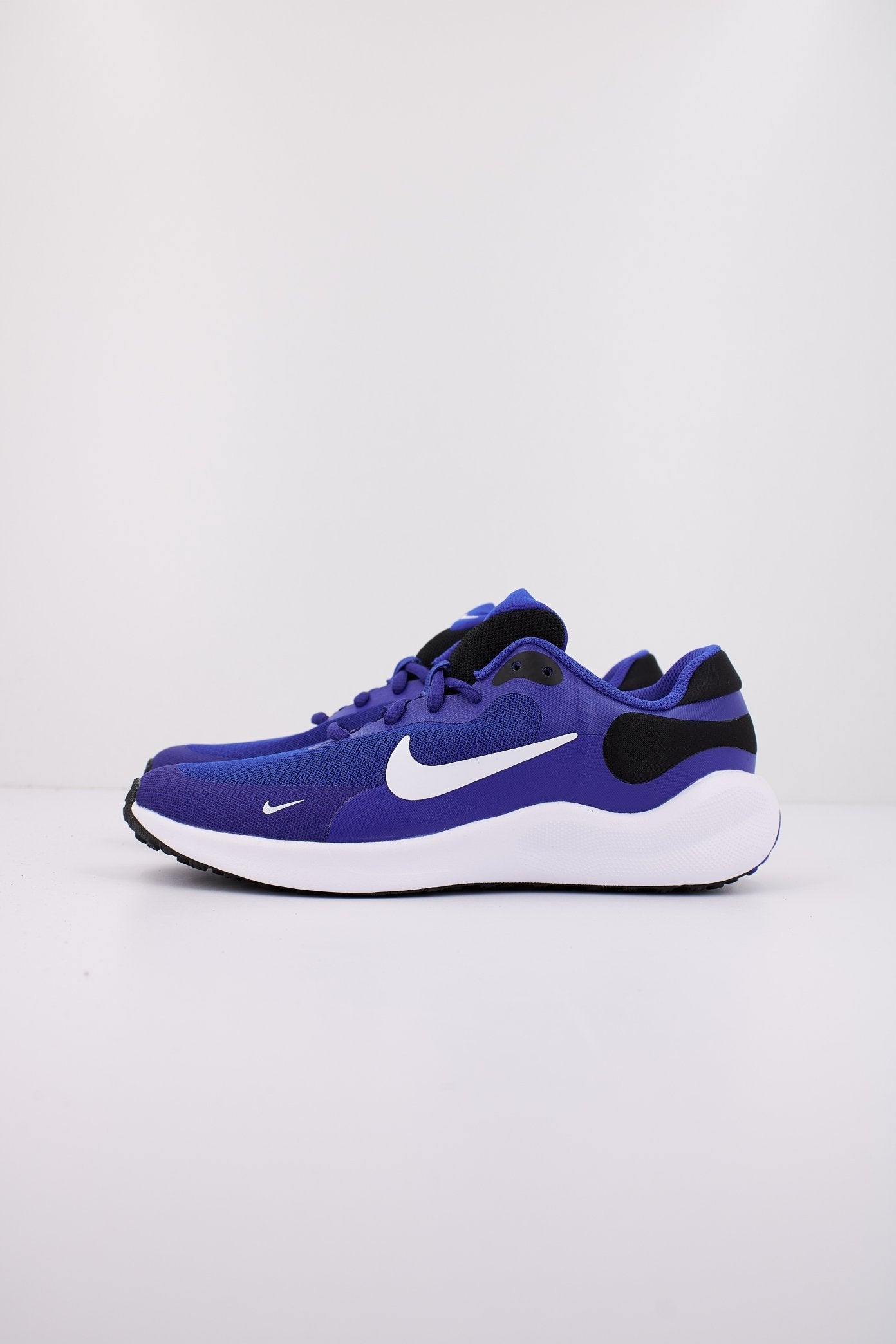 NIKE REVOLUTION  en color   (1)