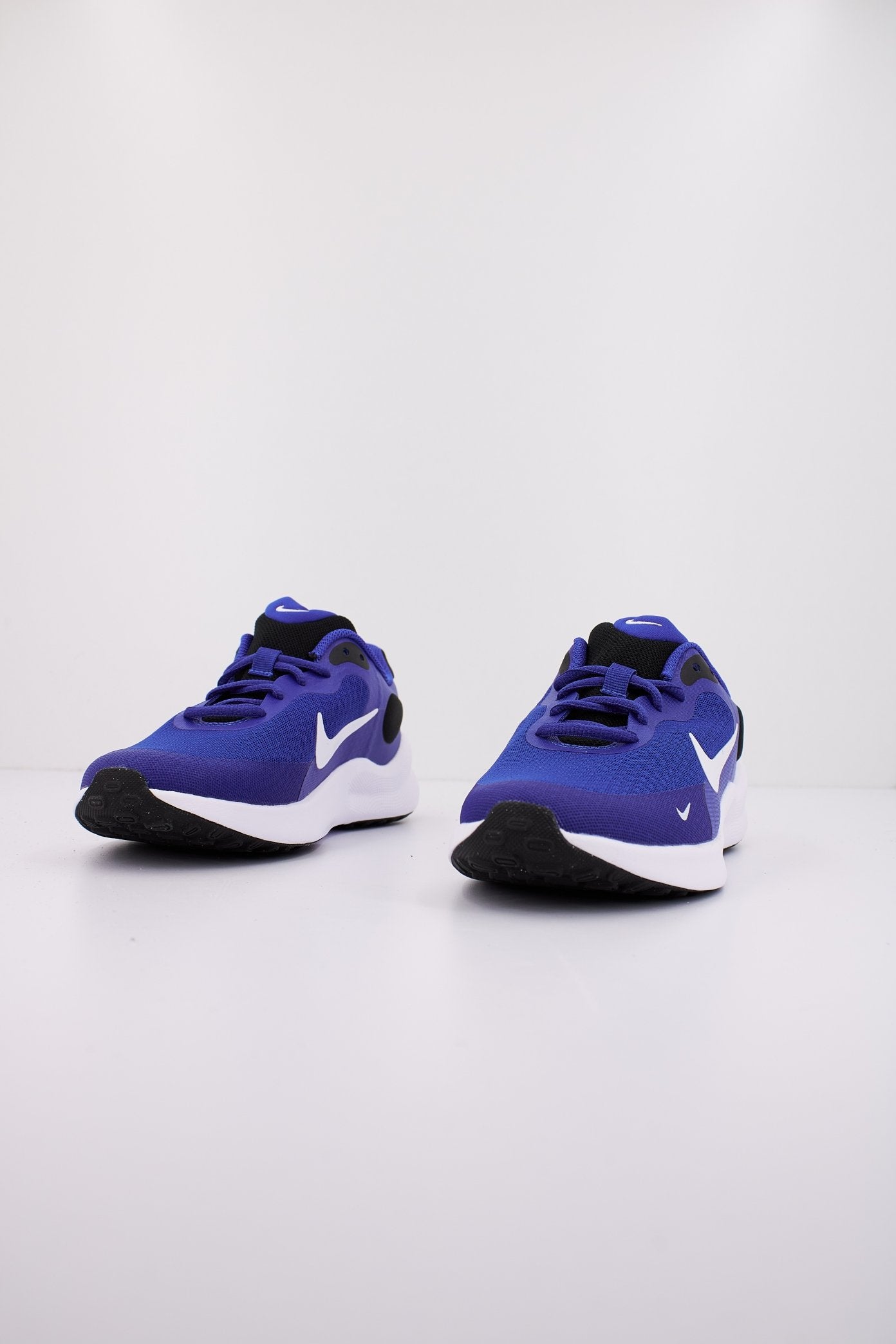 NIKE REVOLUTION  en color   (2)