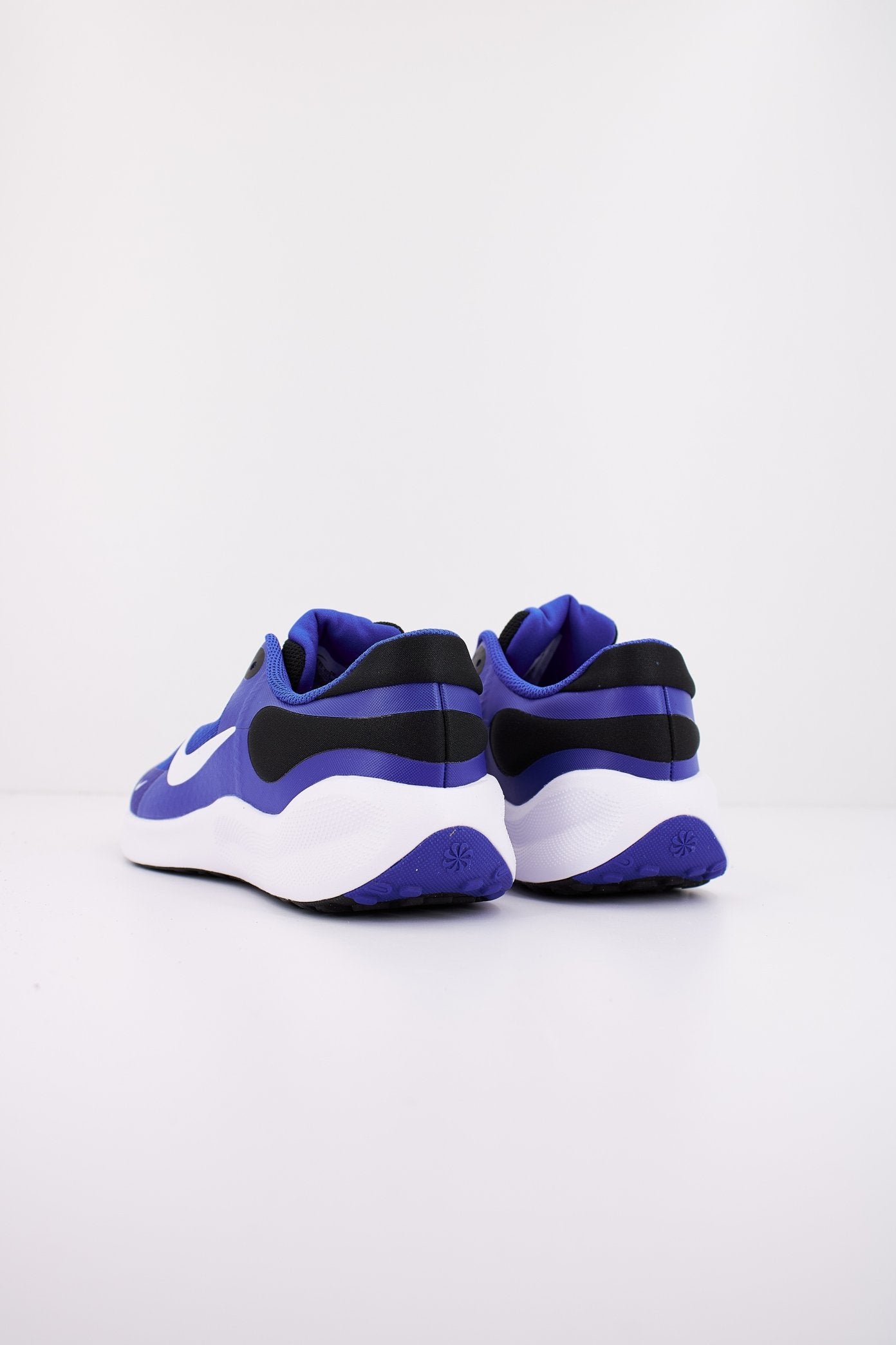 NIKE REVOLUTION  en color   (3)