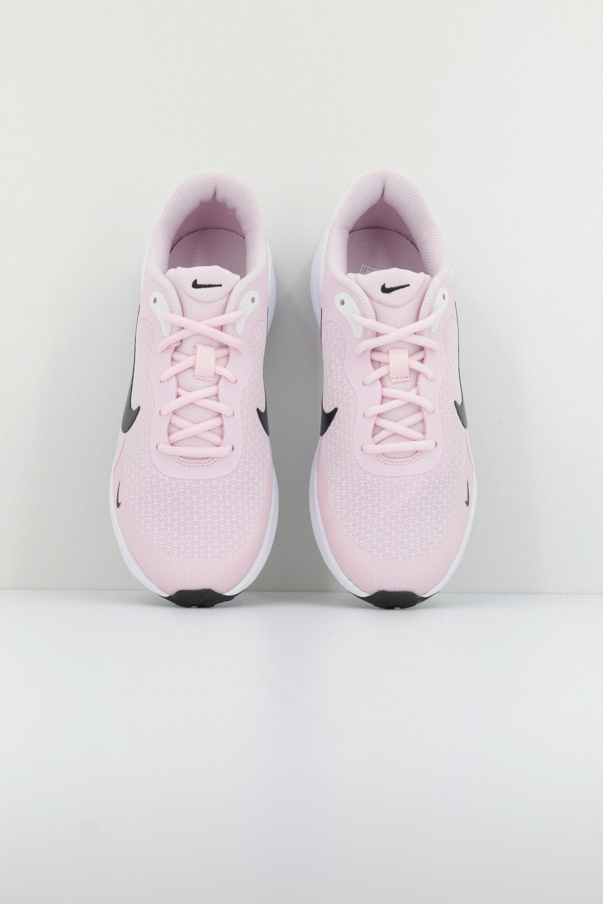 NIKE REVOLUTION  en color   (2)