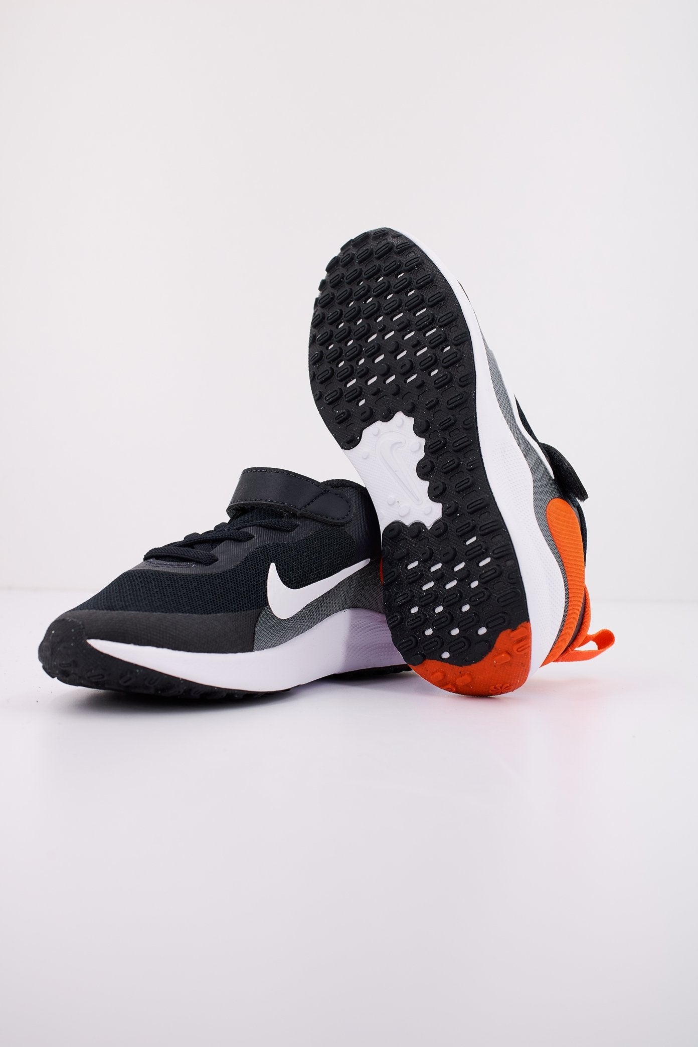 NIKE REVOLUTION  en color   (4)