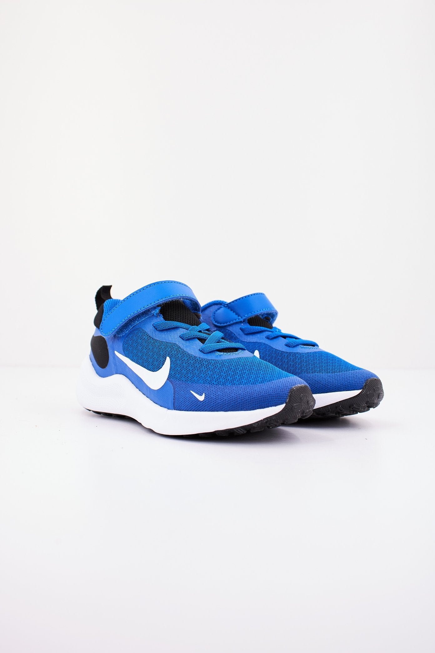 NIKE REVOLUTION  en color   (2)