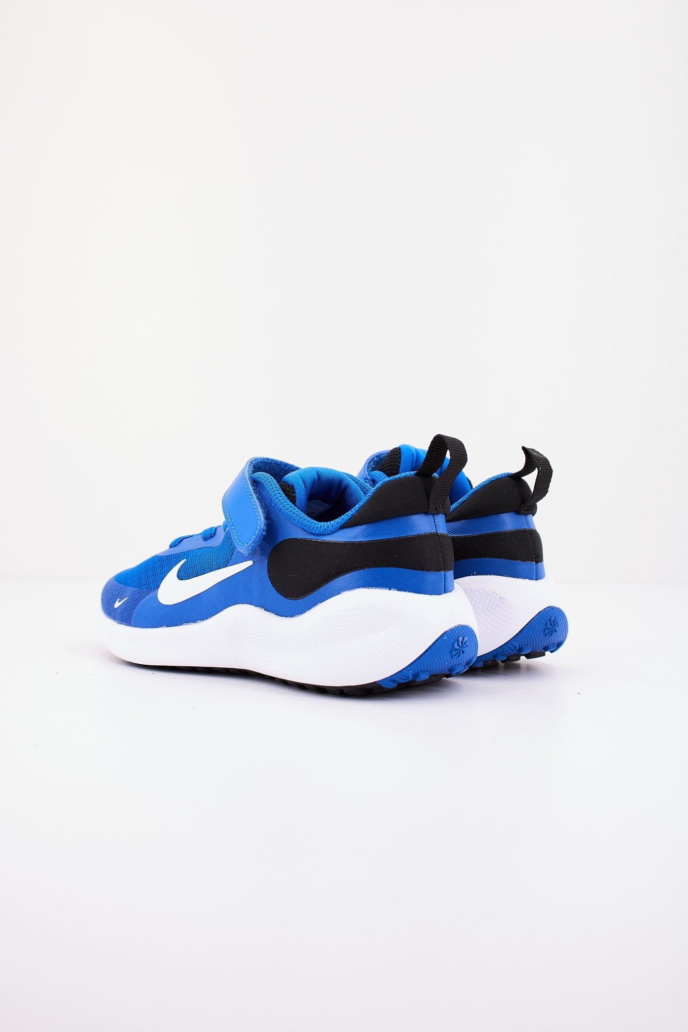 NIKE REVOLUTION  en color   (3)