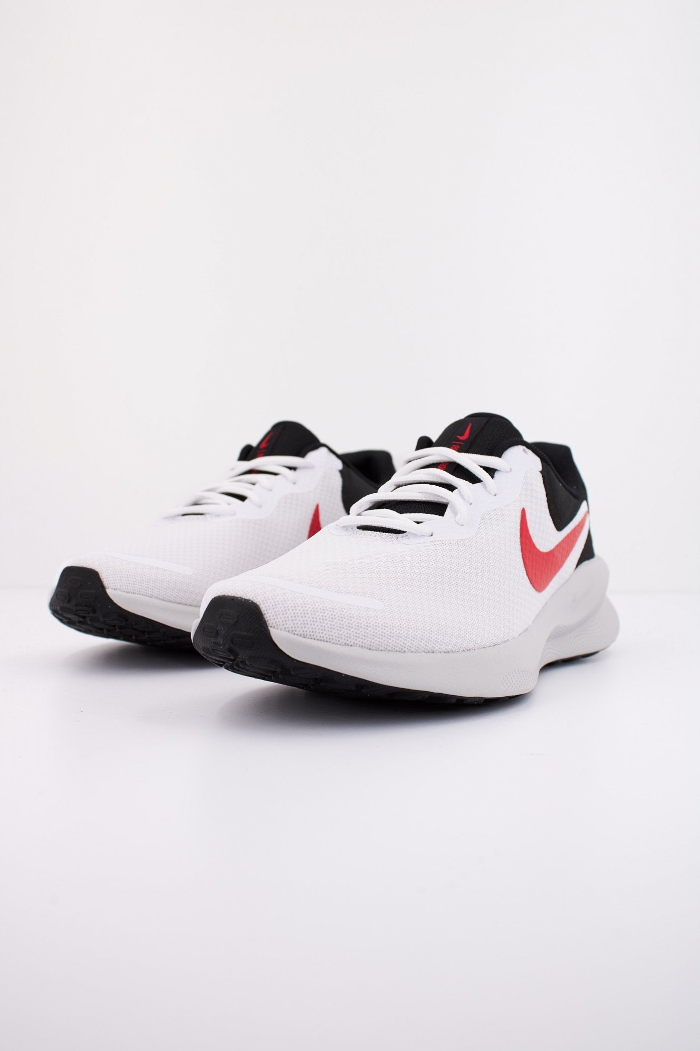 NIKE REVOLUTION  en color   (2)