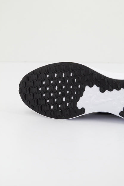 NIKE REVOLUTION  en color   (4)