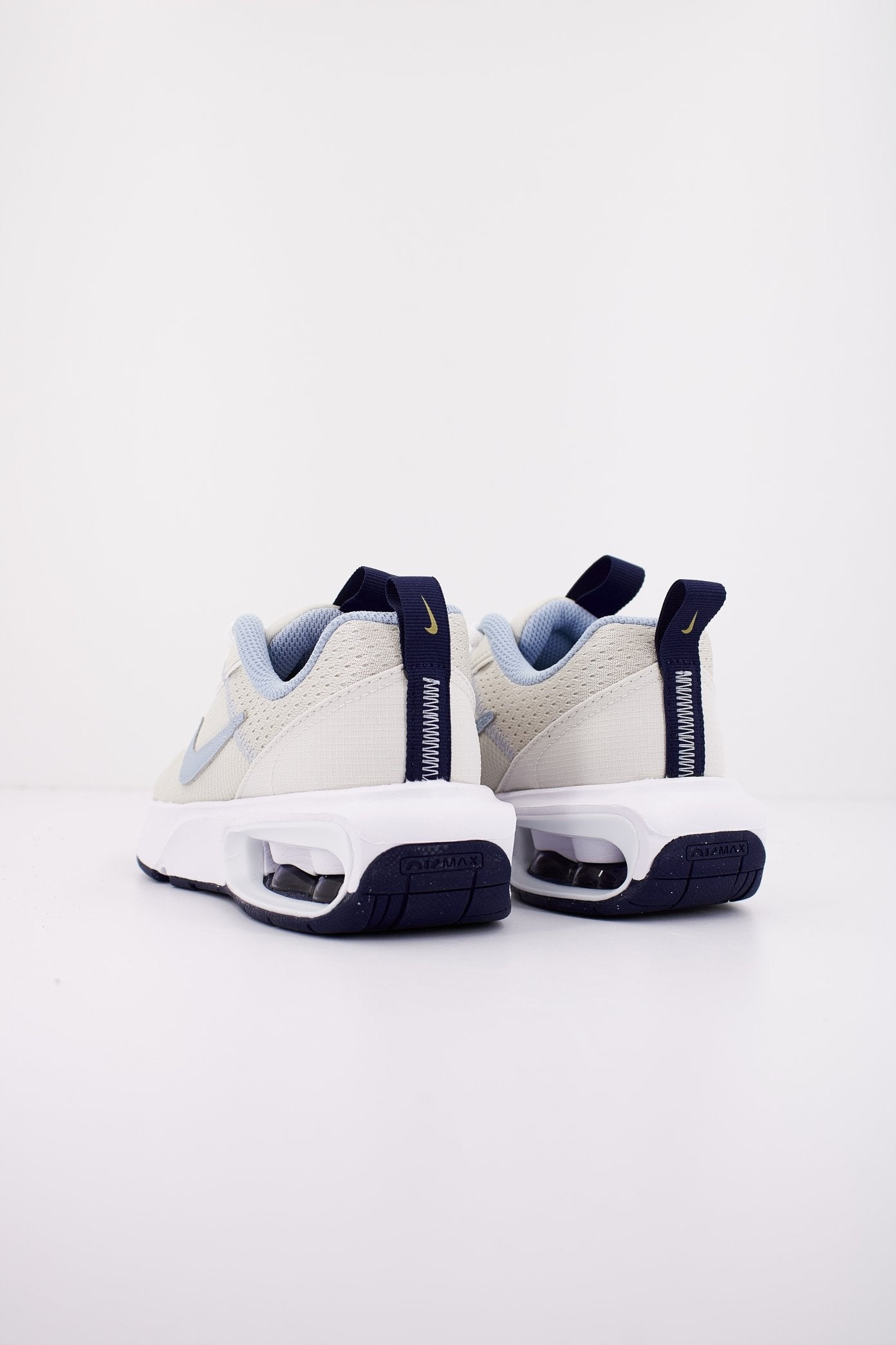 NIKE INTRLK  LITTL en color   (3)