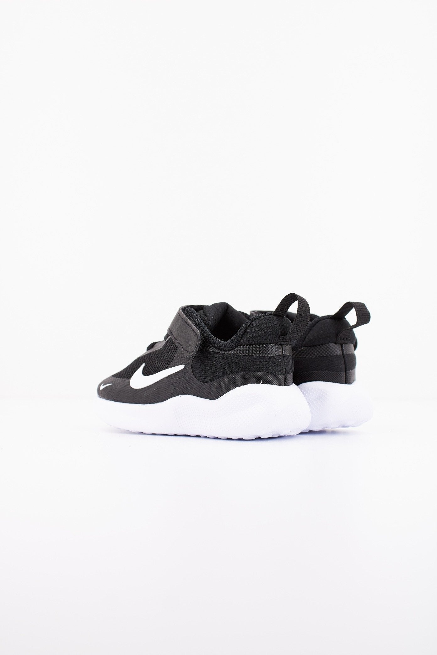 NIKE NIKE REVOLUTION  en color   (3)