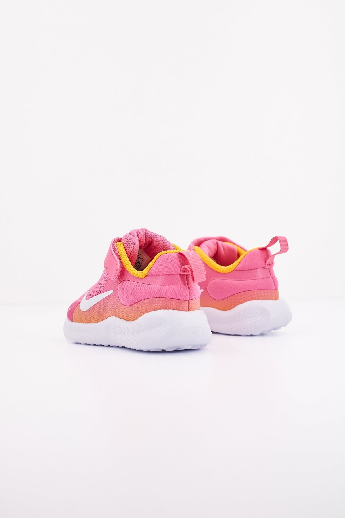 NIKE NIKE REVOLUTION  en color   (3)