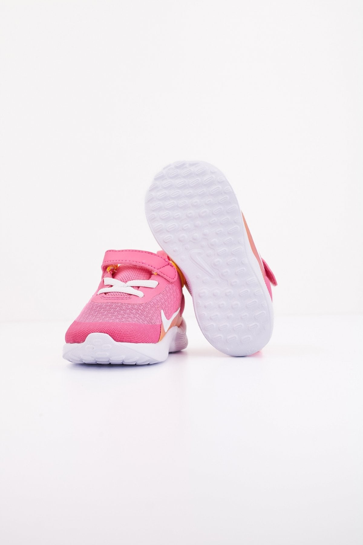 NIKE NIKE REVOLUTION  en color   (4)