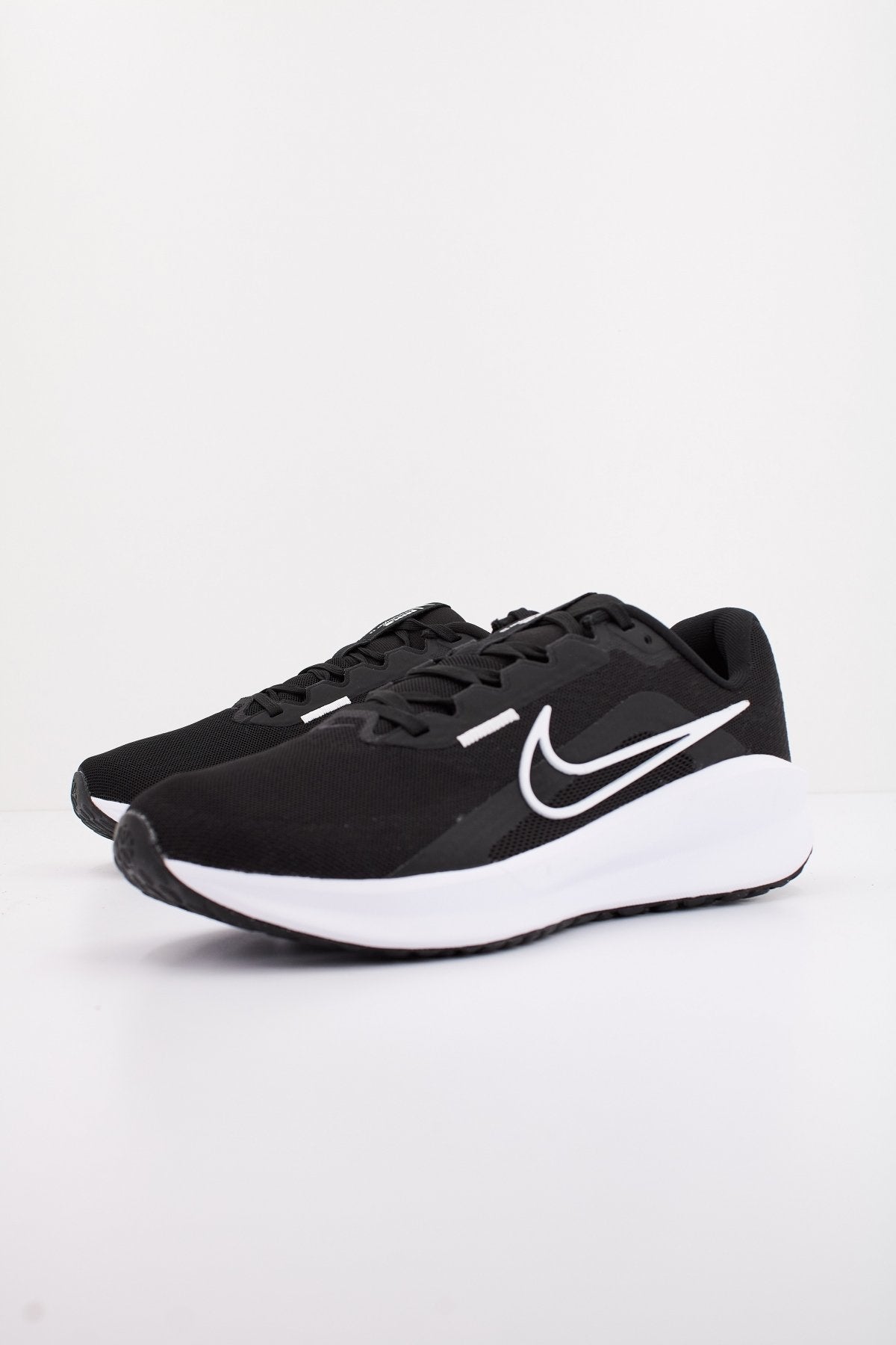 NIKE DOWNSHIFTER  en color   (2)