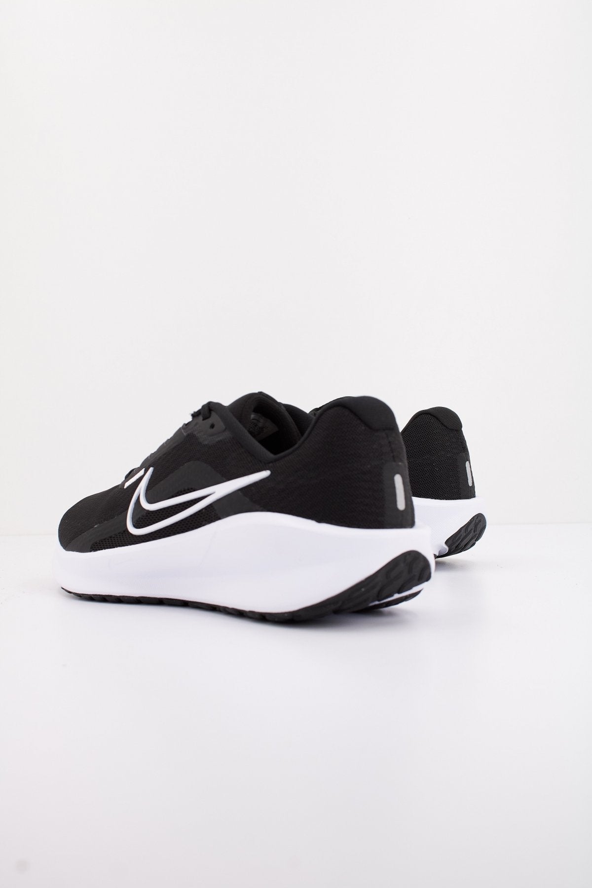 NIKE DOWNSHIFTER  en color   (3)