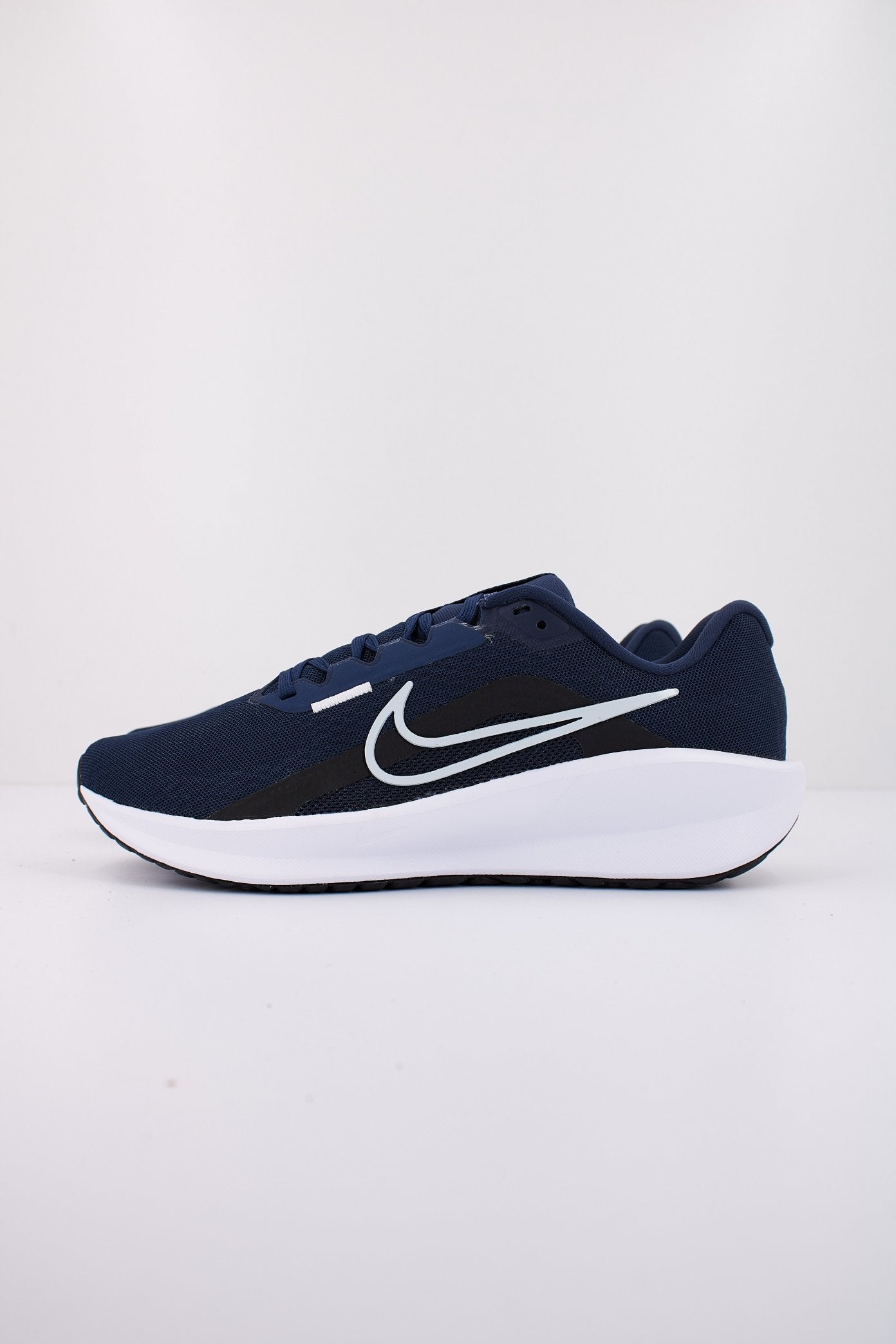 NIKE DOWNSHIFTER  en color   (1)