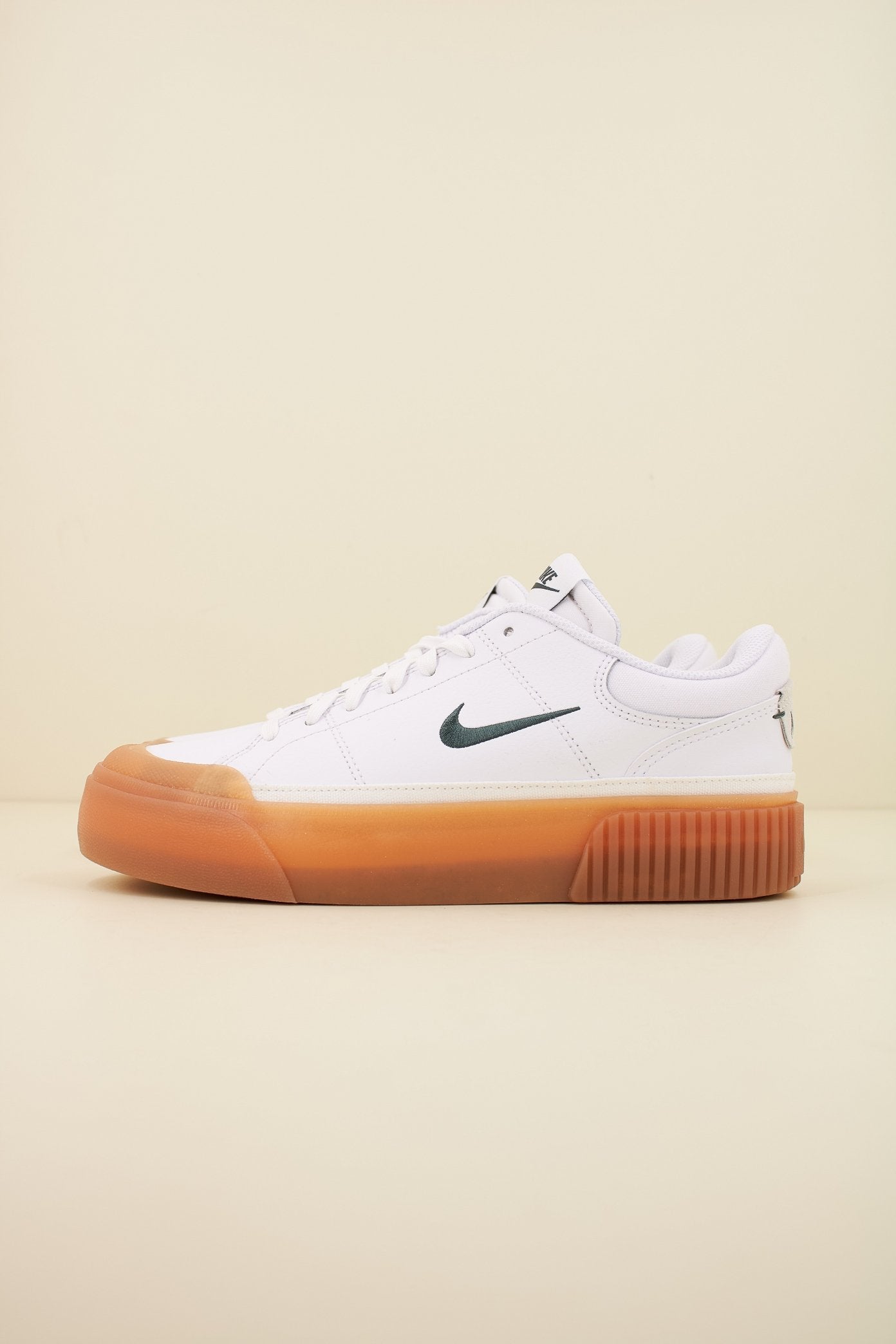 NIKE COURT LEGACY LIFT en color   (1)