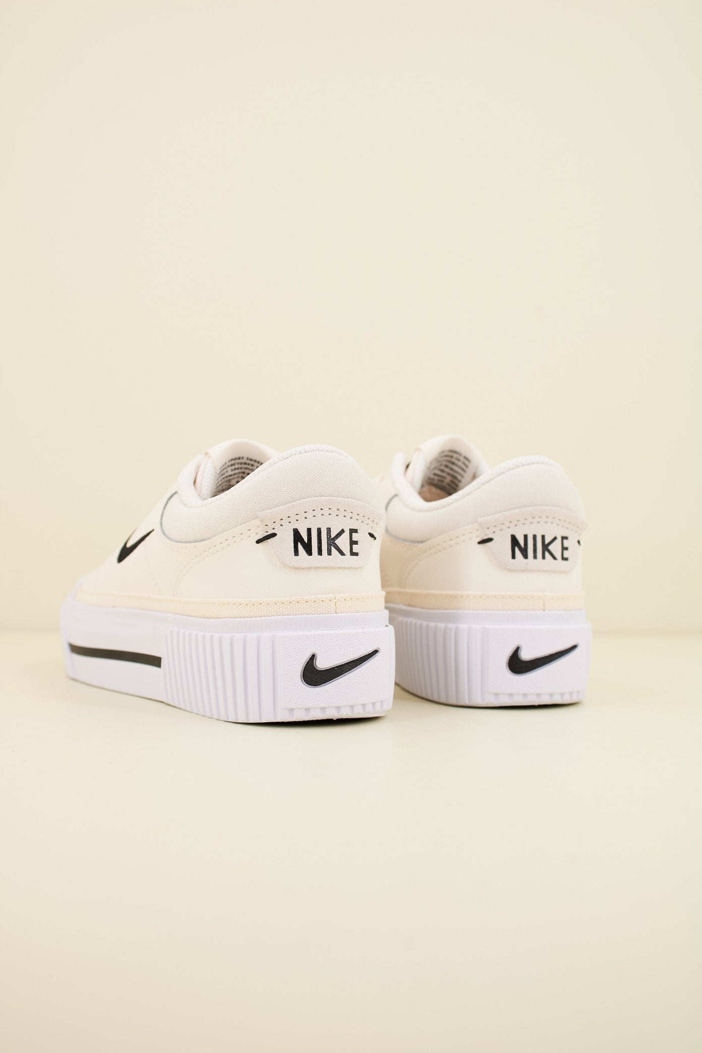 NIKE COURT LEGACY LIFT en color   (3)