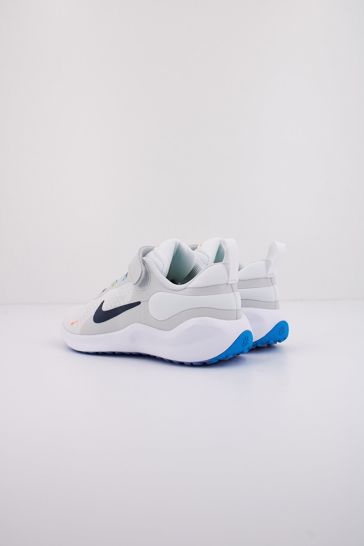 NIKE  en color   (4)
