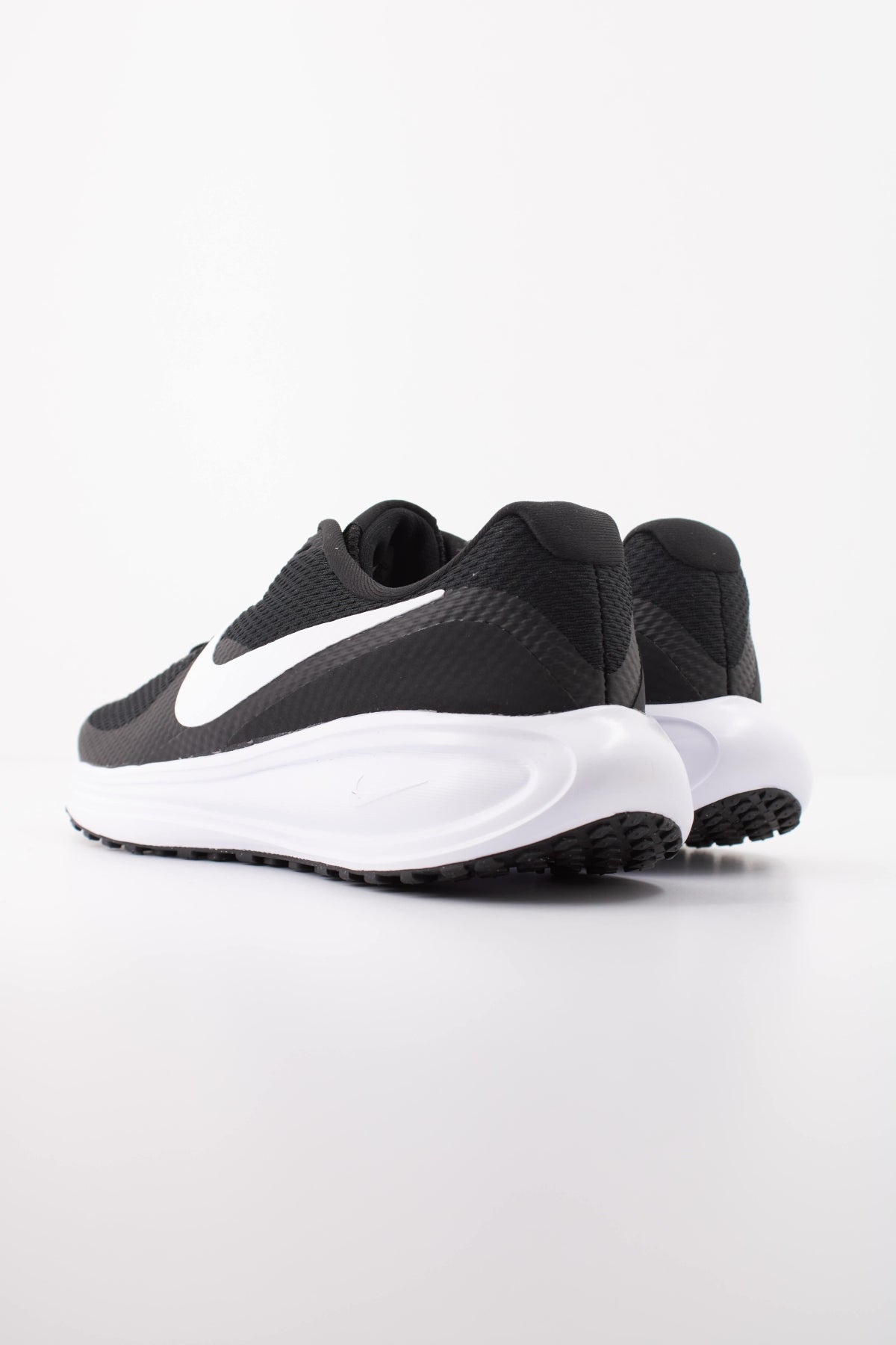NIKE W NIKE REVOLUTION  en color   (4)