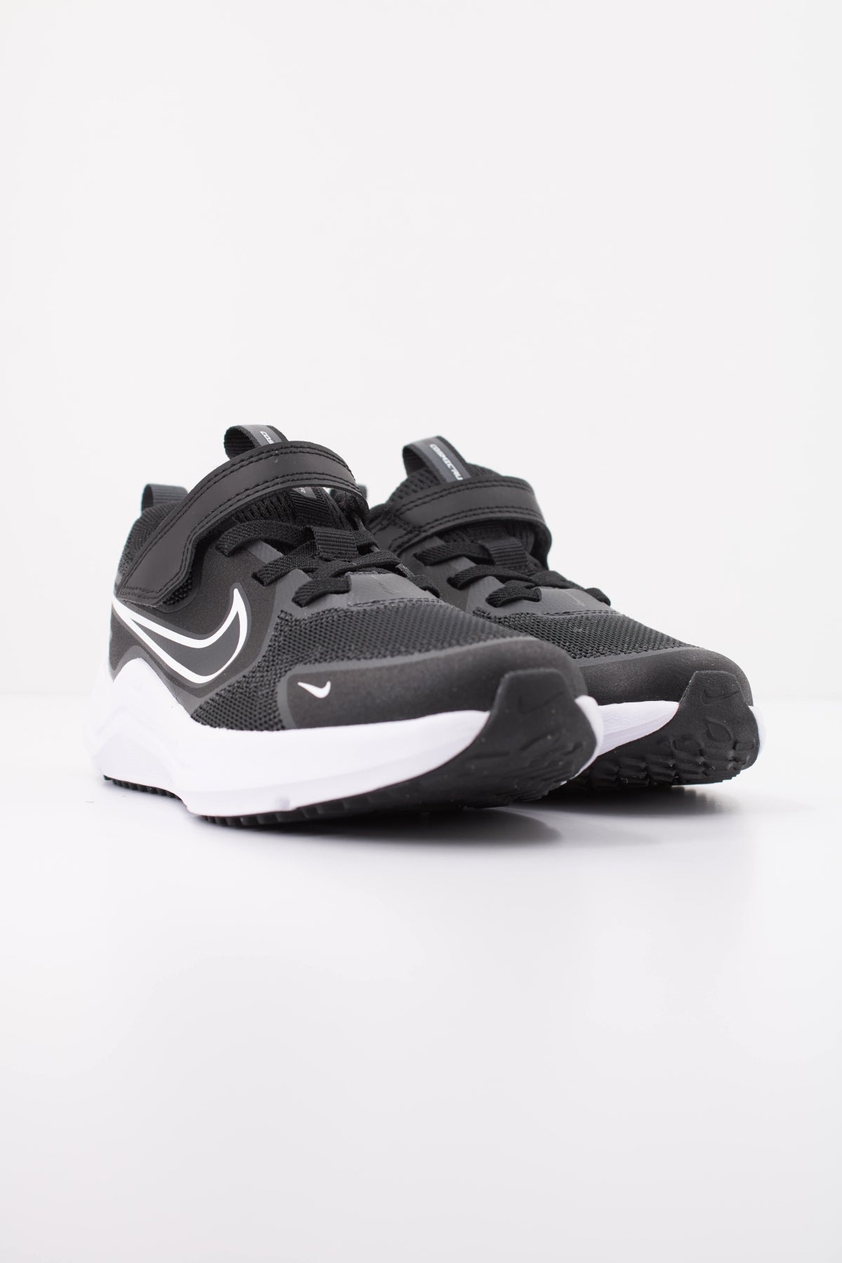 NIKE NIKE COSMIC RUNNER P en color   (2)