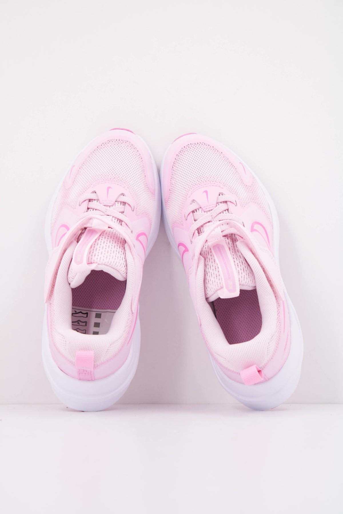 NIKE NIKE COSMIC RUNNER P en color   (3)