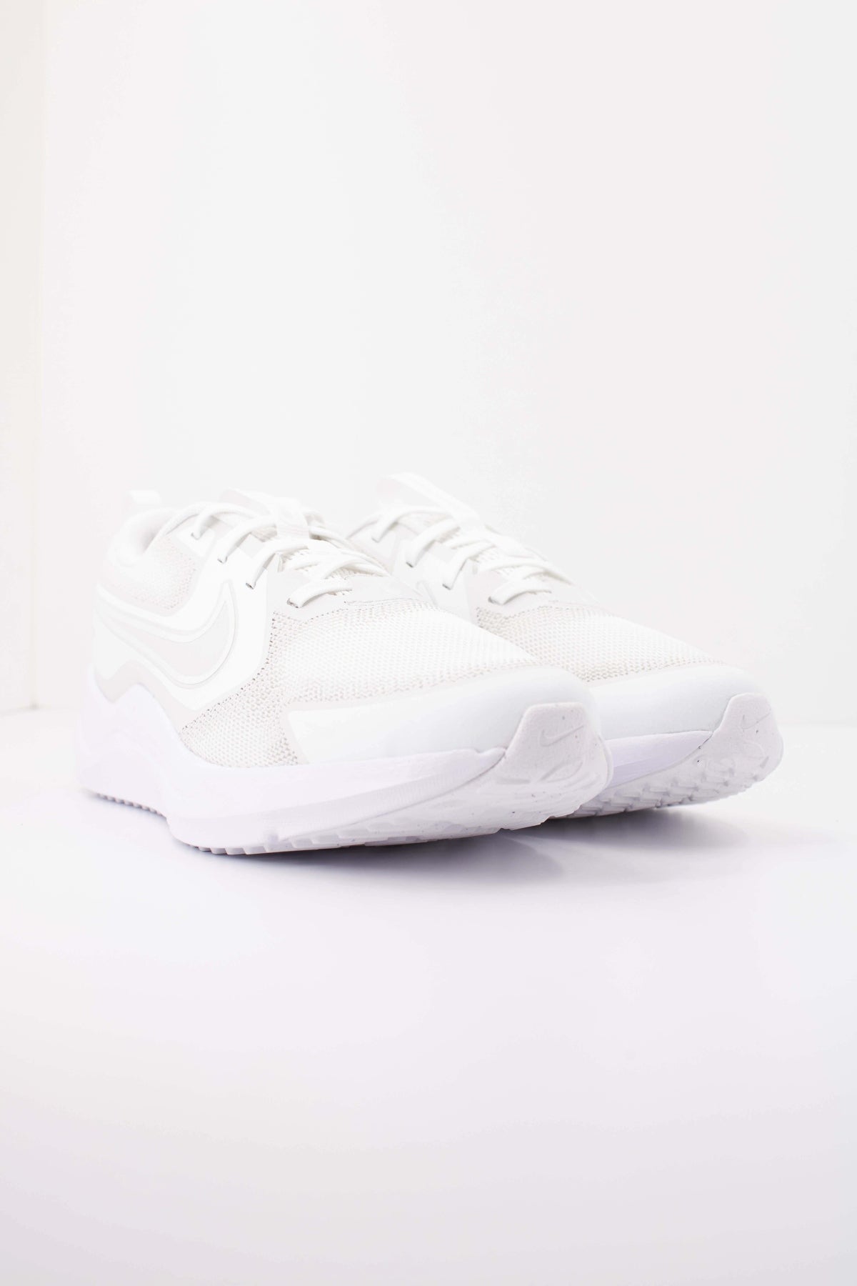 NIKE NIKE COSMIC RUNNER G en color   (2)