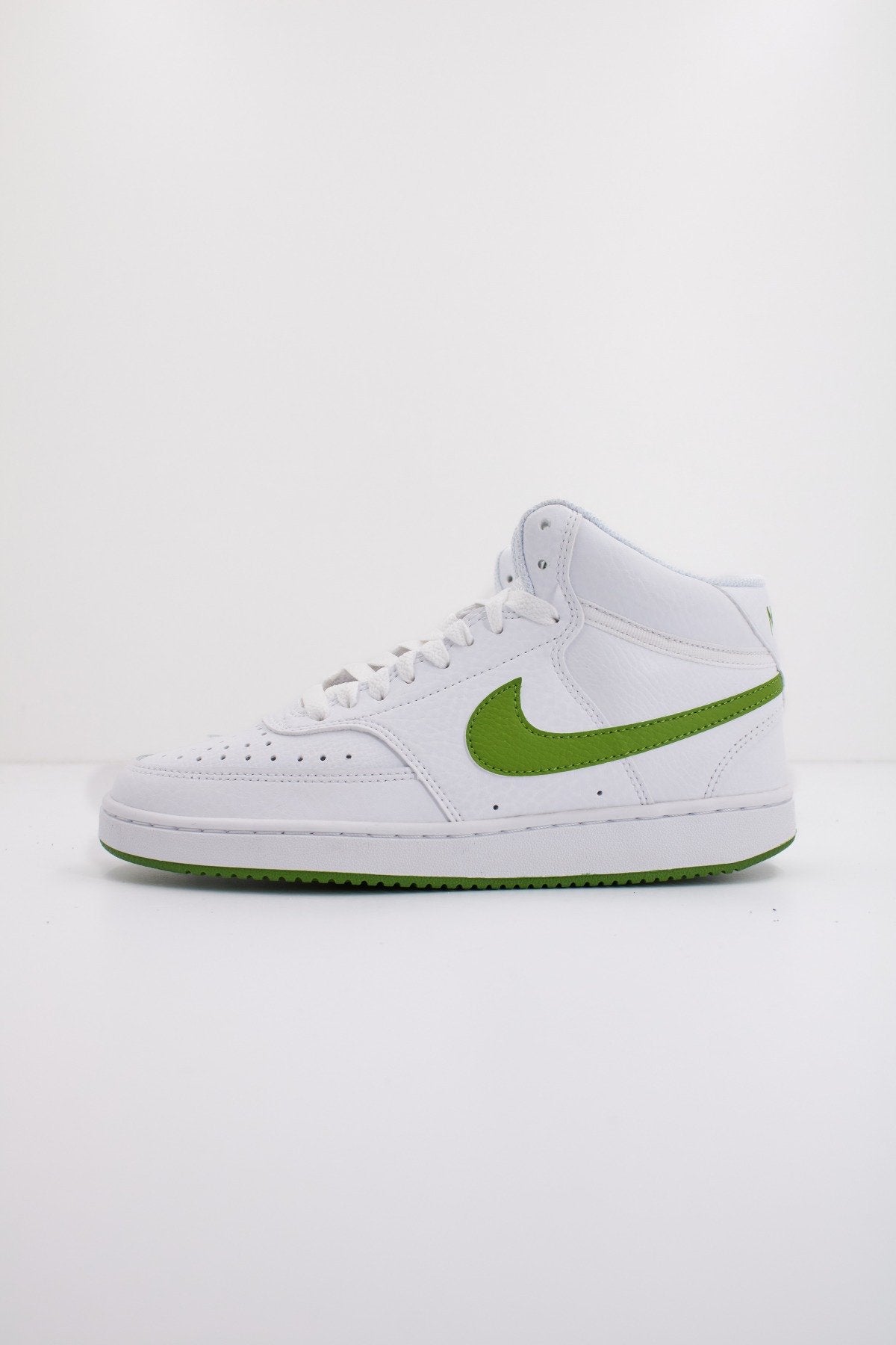 NIKE  COURT VISION MID en color   (1)