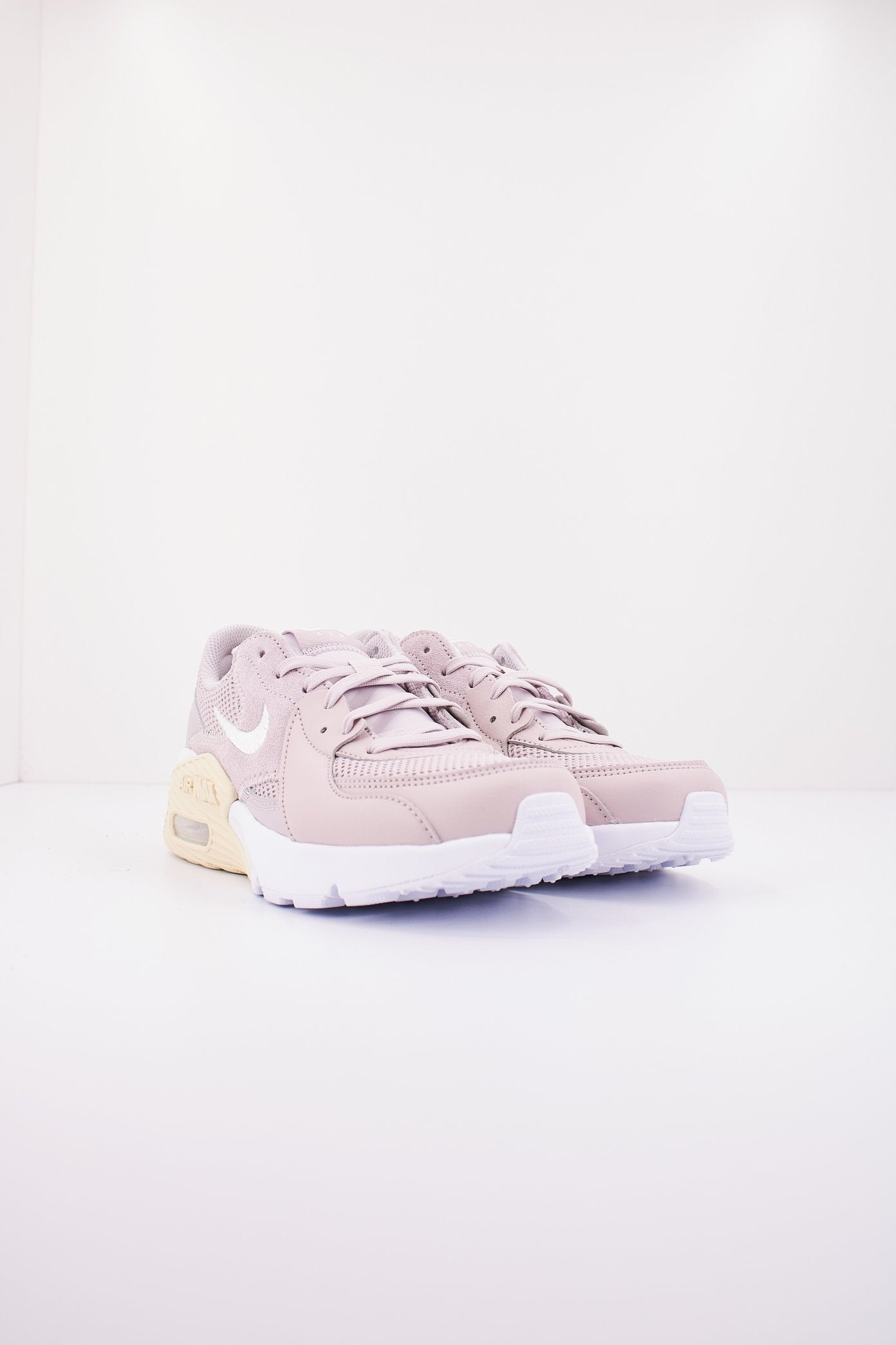NIKE MAX EXCEEE en color   (2)