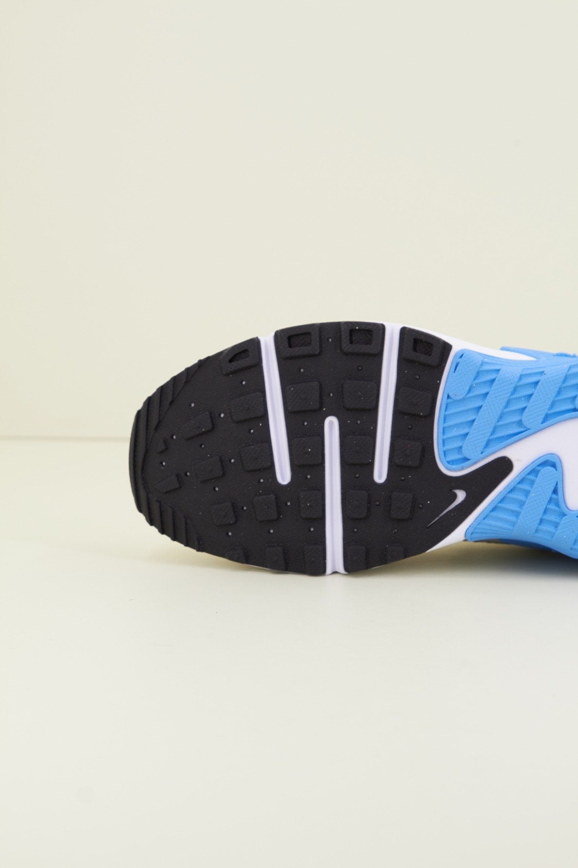 NIKE AIR MAX EXCEE en color   (4)