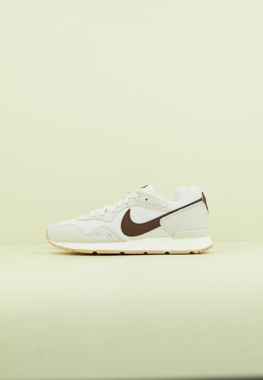 NIKE VENTURE RUNNER WOMEN en color   (1)