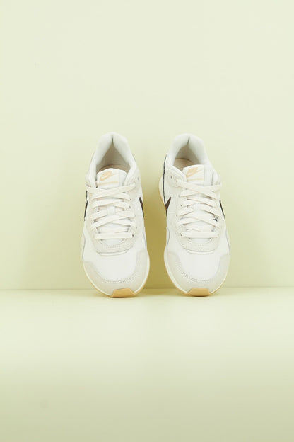 NIKE VENTURE RUNNER WOMEN en color   (2)