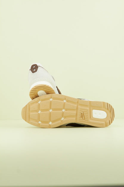 NIKE VENTURE RUNNER WOMEN en color   (4)