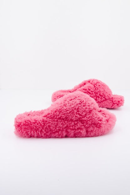 STEVE MADDEN PILLOW  en color PINK  (2)