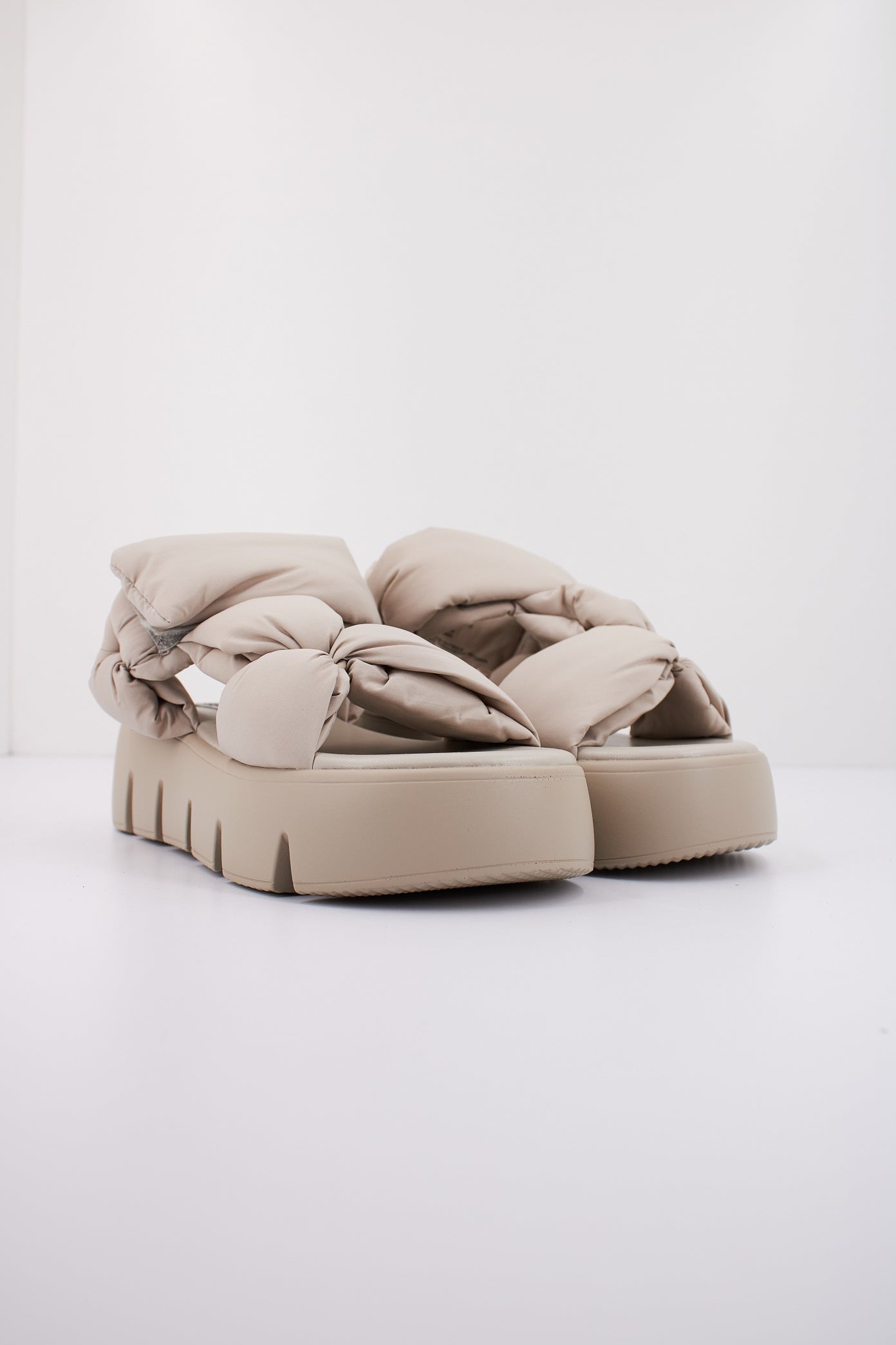 STEVE MADDEN BONKERS en color GREIGE  (2)