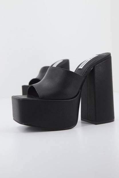 STEVE MADDEN TRIXIE  en color BLACK  (1)