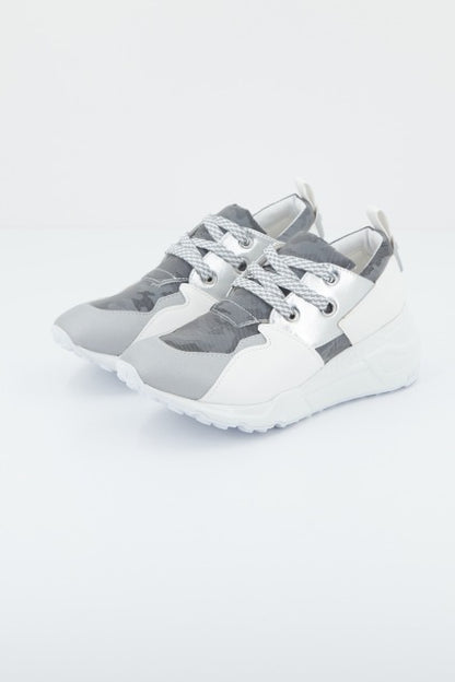 STEVE MADDEN SNEAKER CORDONES en color GREYMETAL  (1)