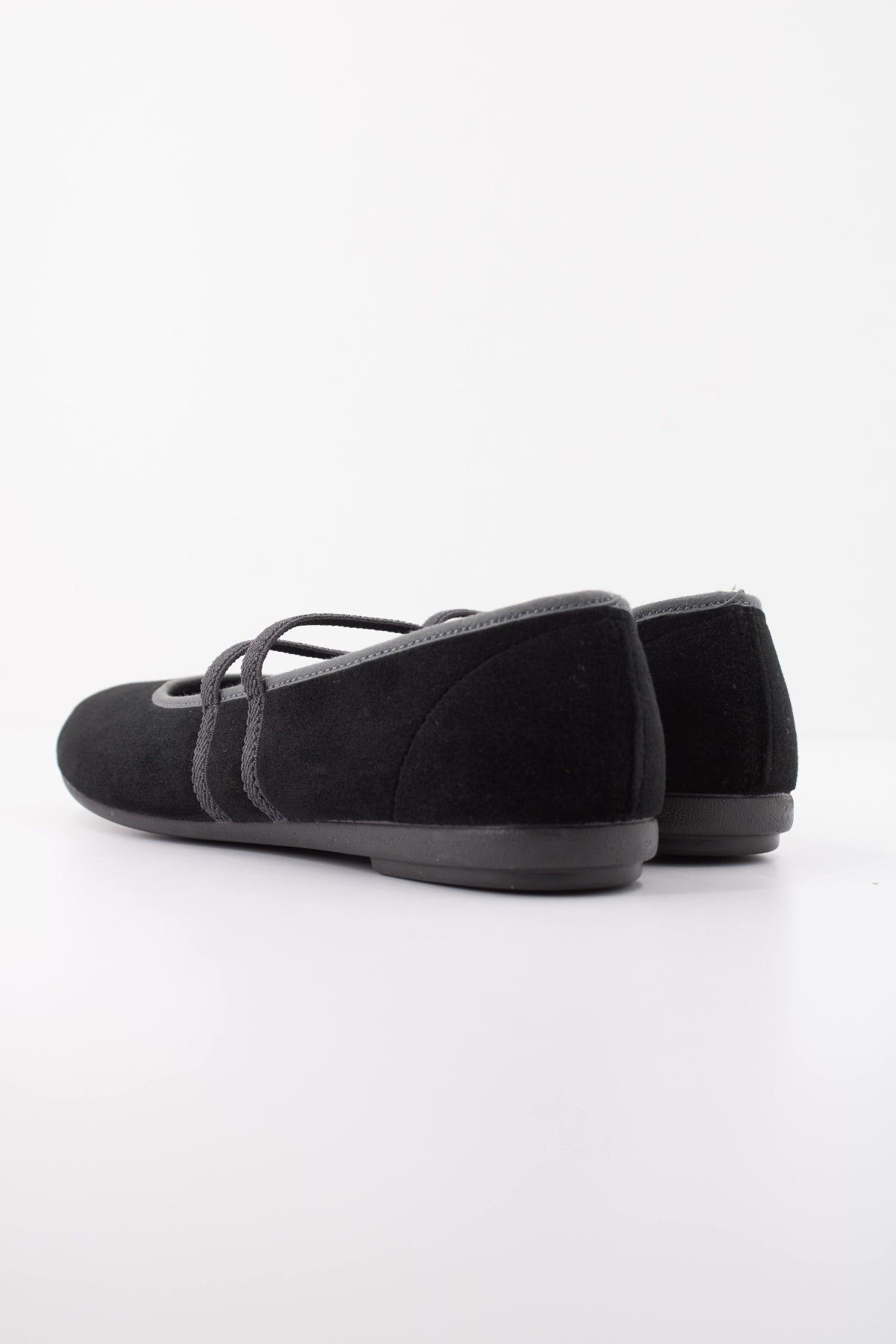 VULLADI   ZAPATILLAS  en color NEGRO  (4)