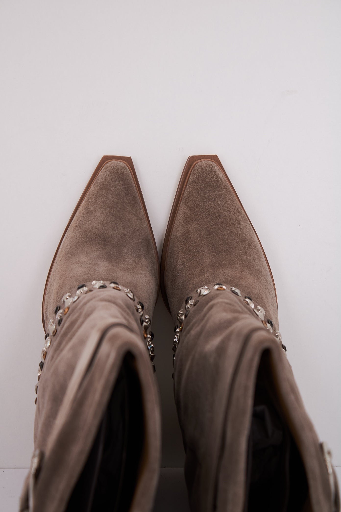 ALMA EN PENA I en color TAUPE  (3)