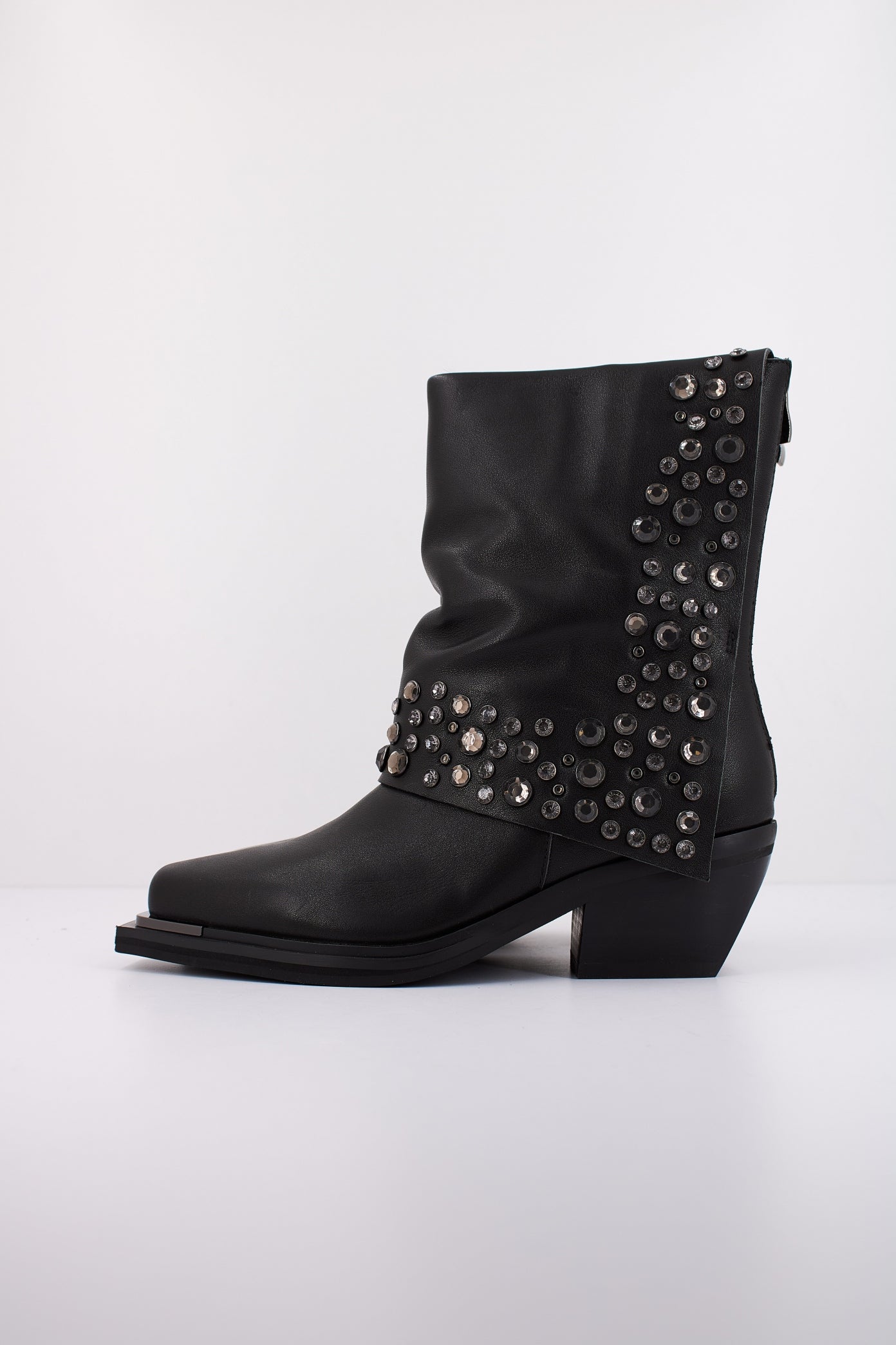 ALMA EN PENA I en color BLACK  (1)