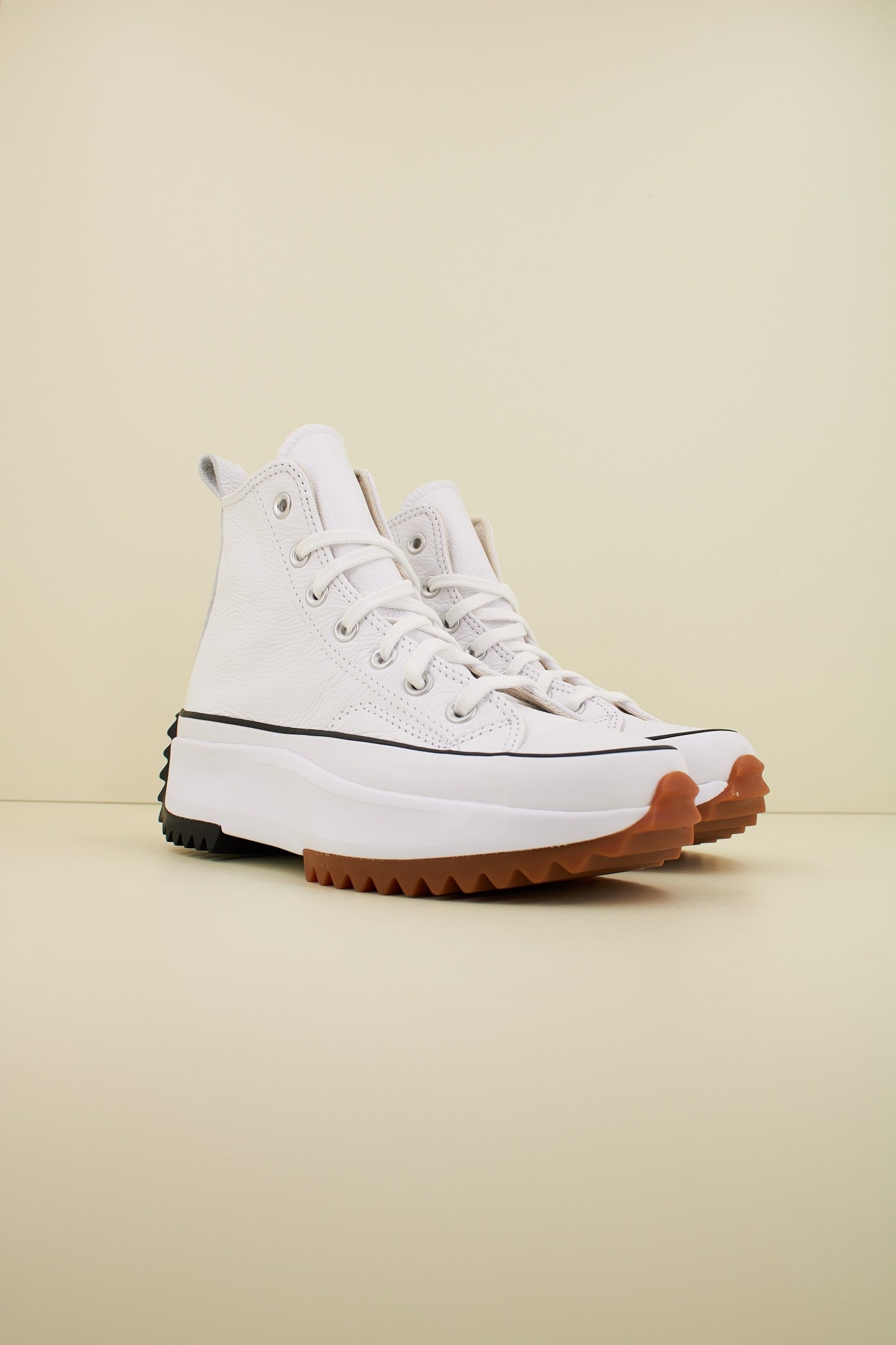 CONVERSE RUN STAR HIKE HI en color WHTBLCK  (2)