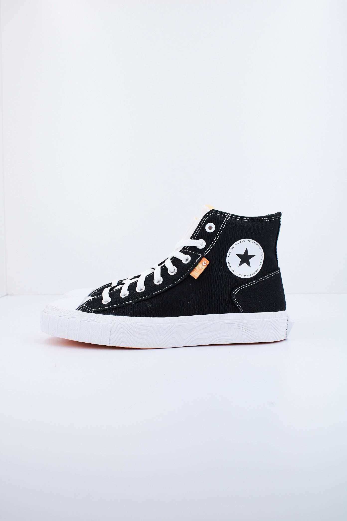 CONVERSE CHUCK TAYLOR ALT STA en color BLCKWHT  (1)