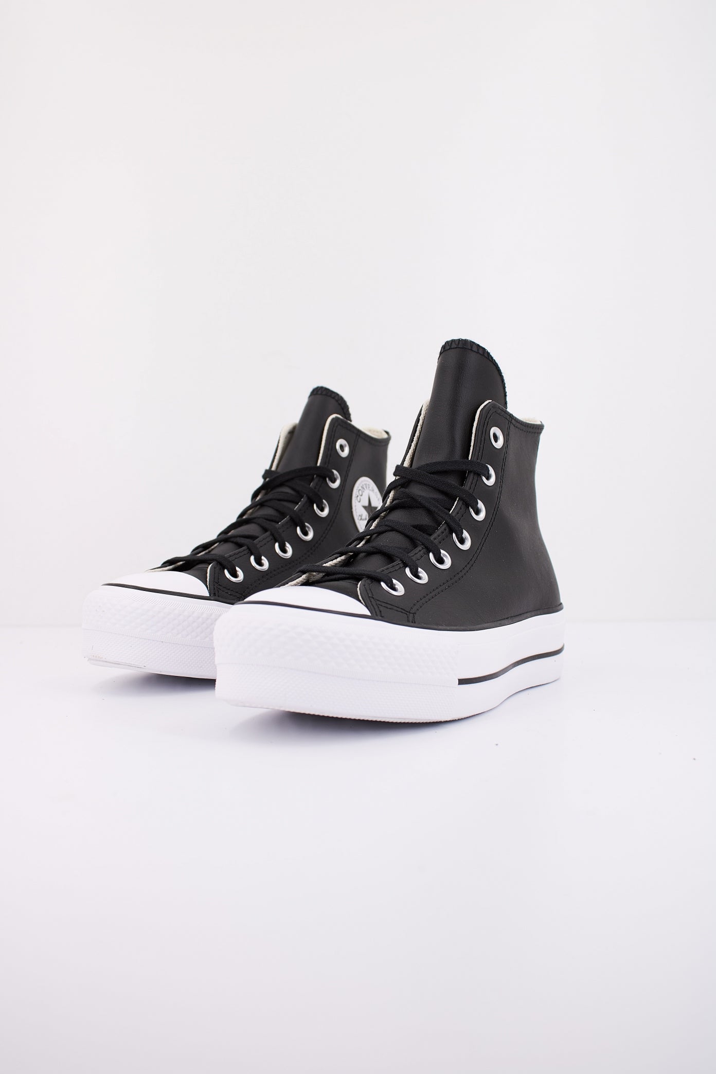 CONVERSE HI LIFT LEATHER en color BLACK  (2)