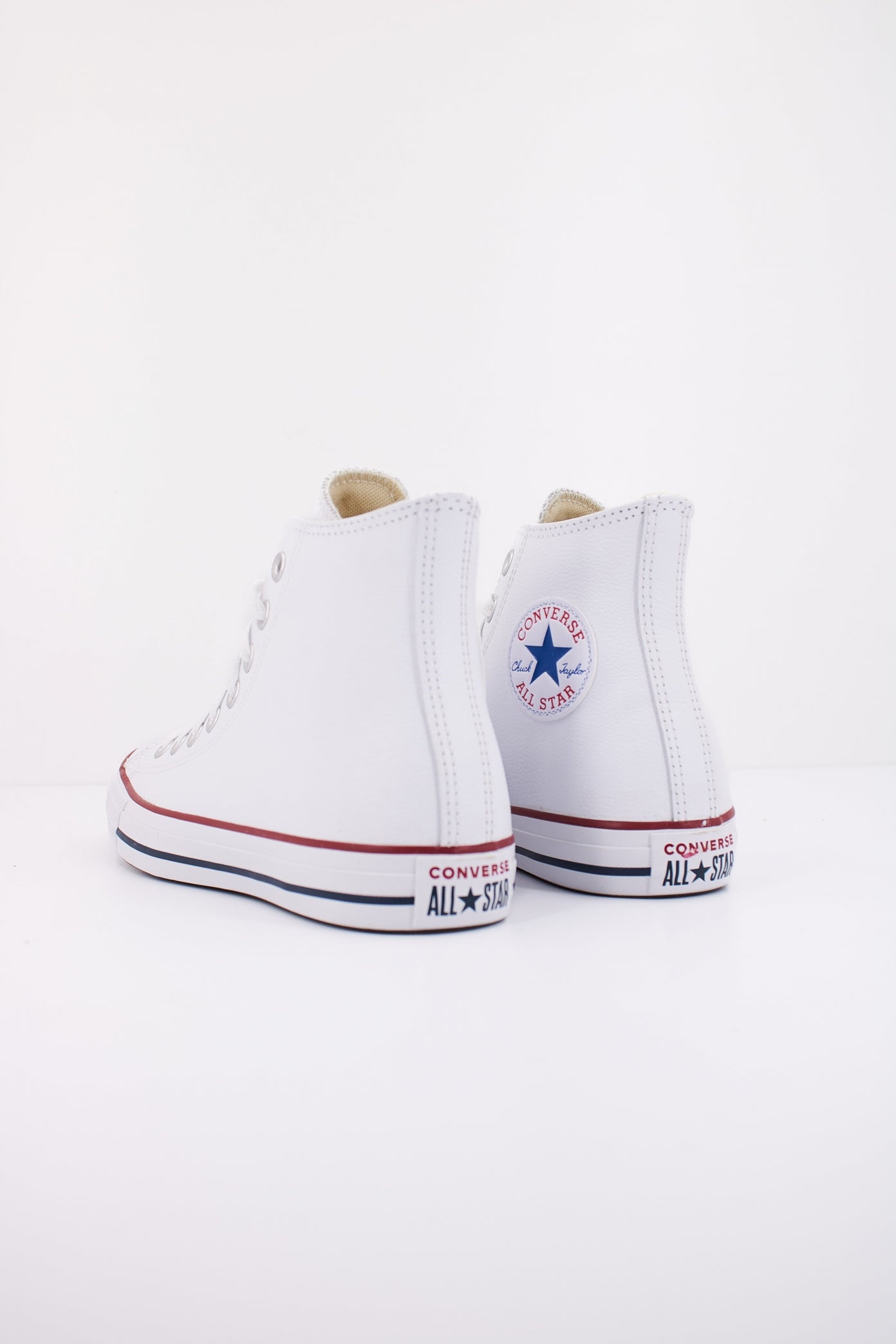 CONVERSE CHUCK TAYLOR LEATHER en color WHITE  (4)