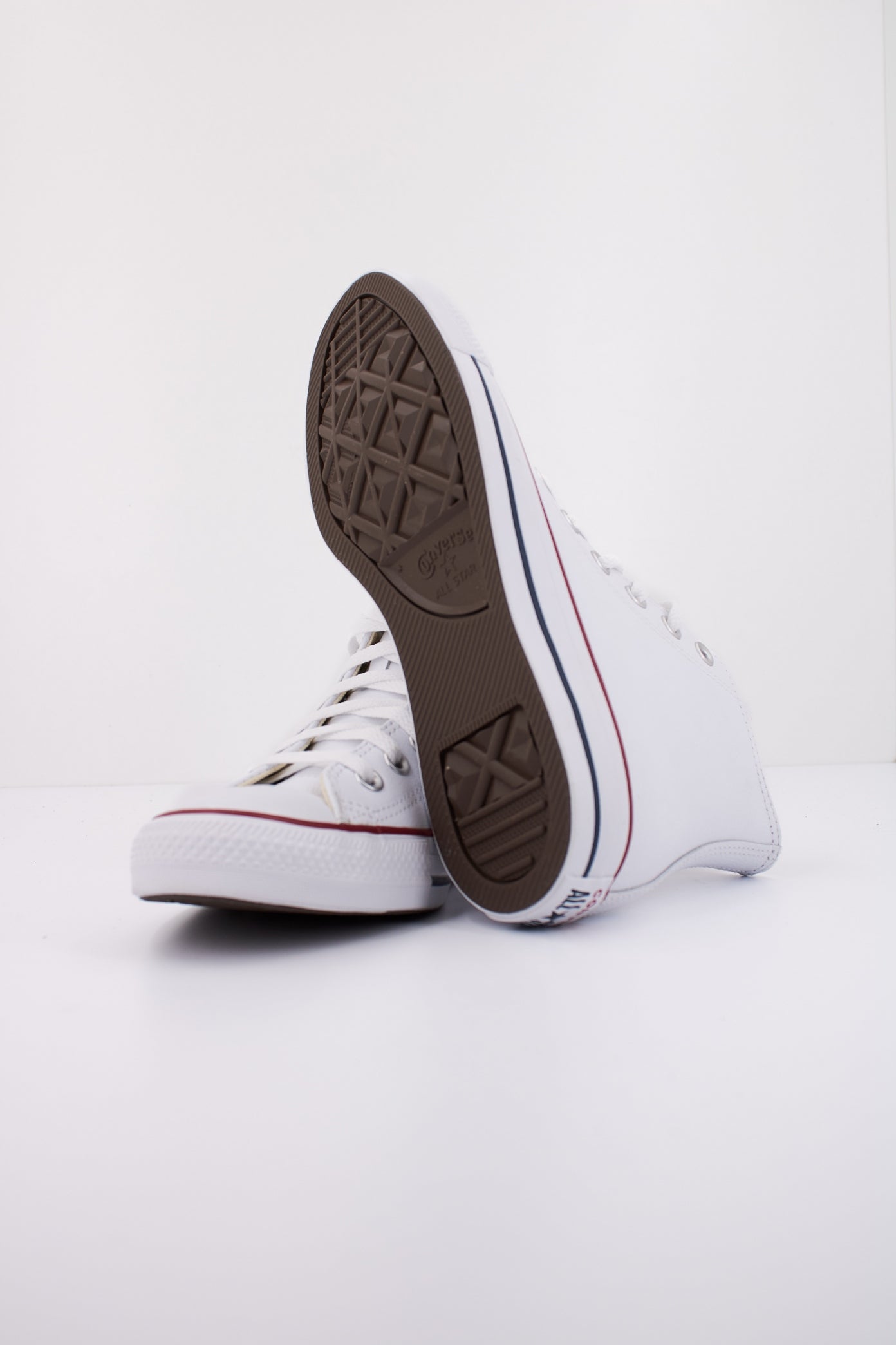 CONVERSE CHUCK TAYLOR LEATHER en color WHITE  (5)