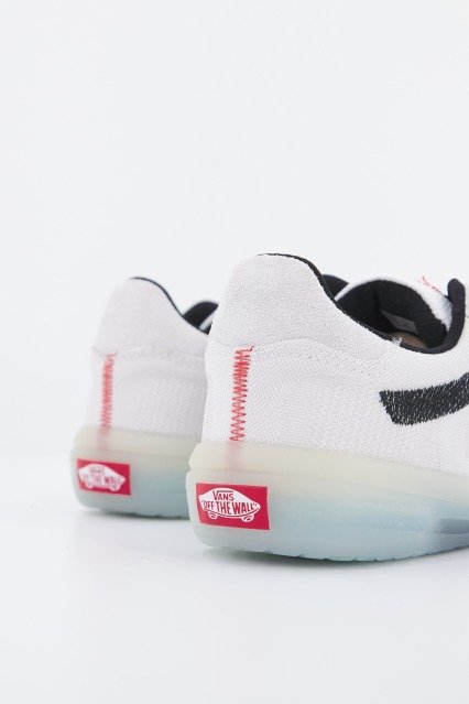 VANS UA EVDNT ULTIMATEWAF en color WHITE  (3)