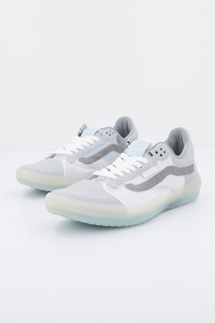 VANS UA EVDNT ULTIMATEWAF en color GREY  (1)